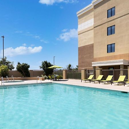 Springhill Suites Fresno Esterno foto