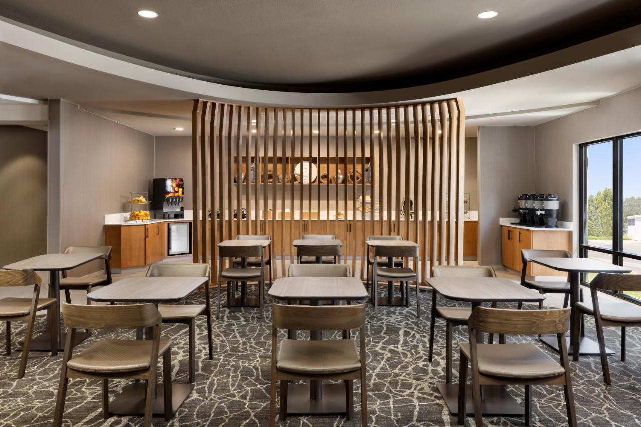 Springhill Suites Fresno Esterno foto