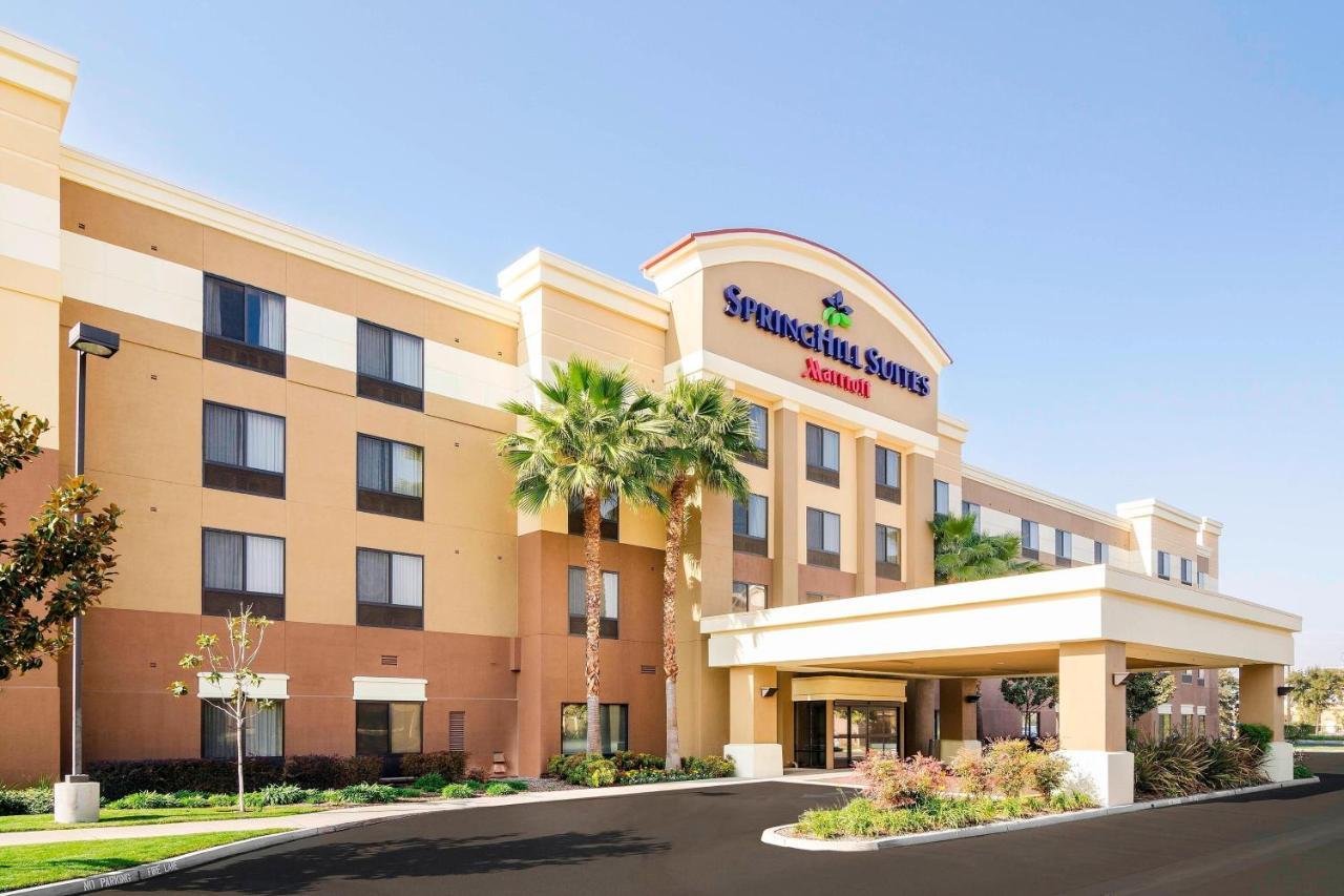 Springhill Suites Fresno Esterno foto