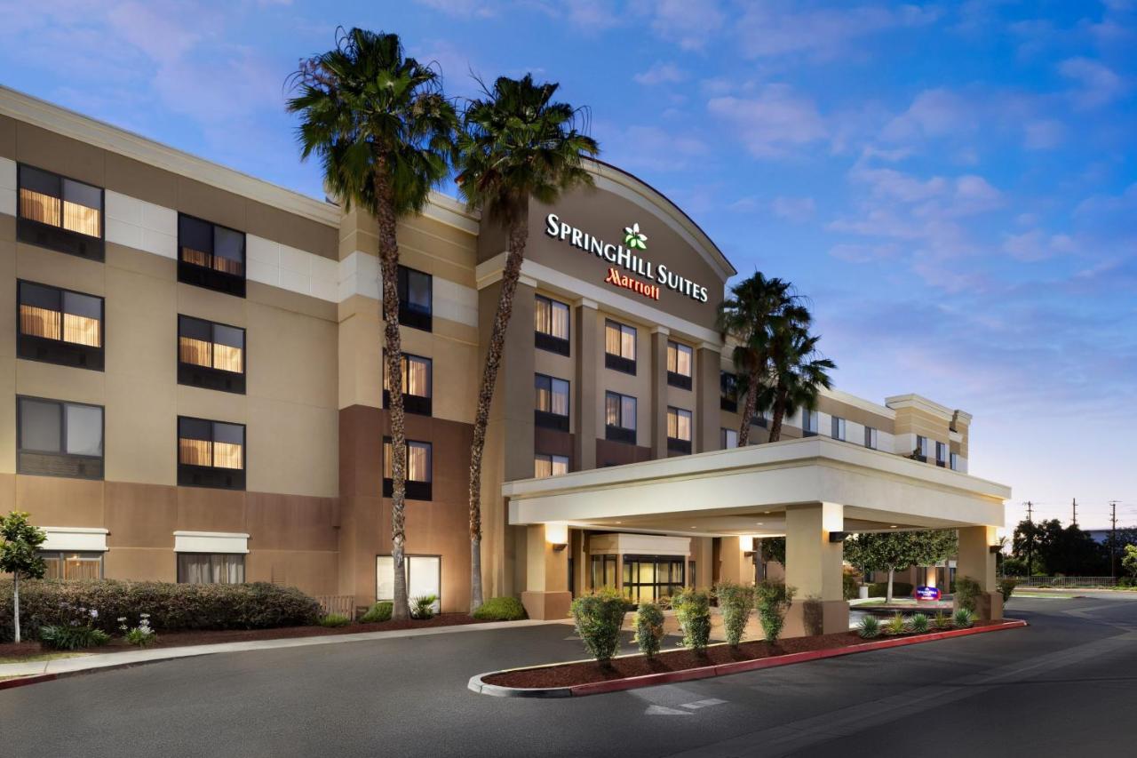 Springhill Suites Fresno Esterno foto
