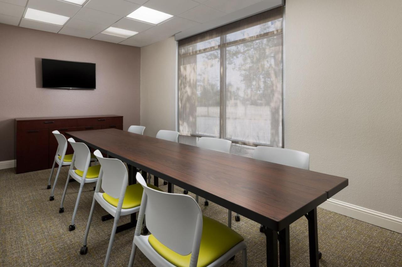 Springhill Suites Fresno Esterno foto
