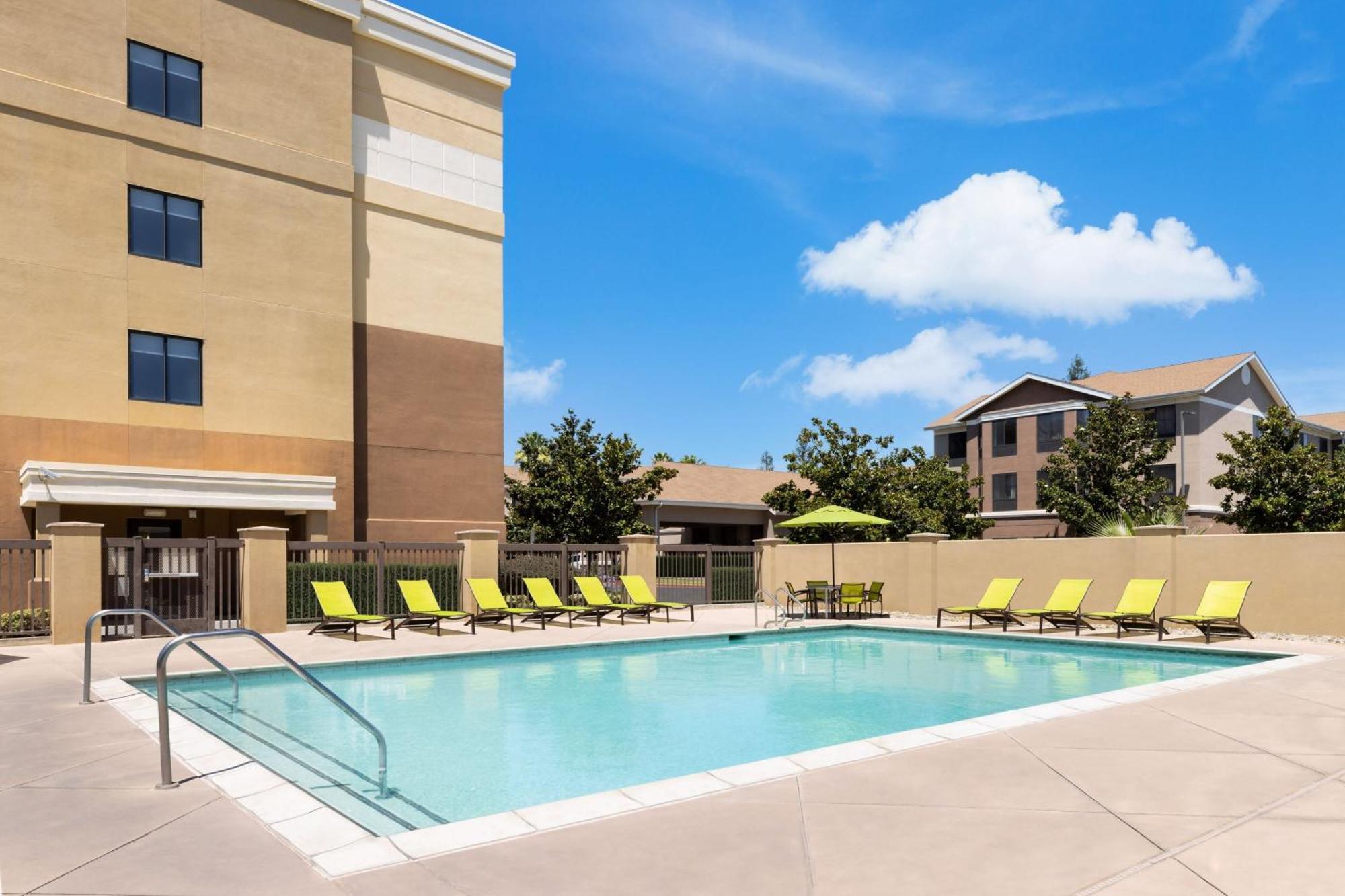 Springhill Suites Fresno Esterno foto