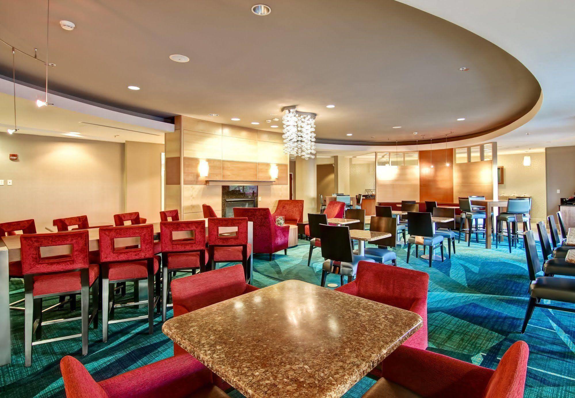 Springhill Suites Fresno Esterno foto